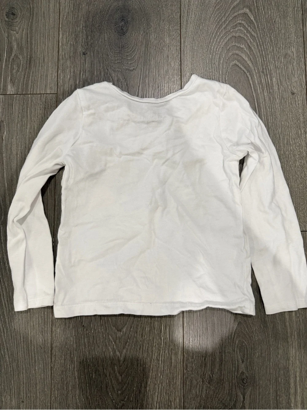 Bundle of 3 long sleeve tees. Size 3T